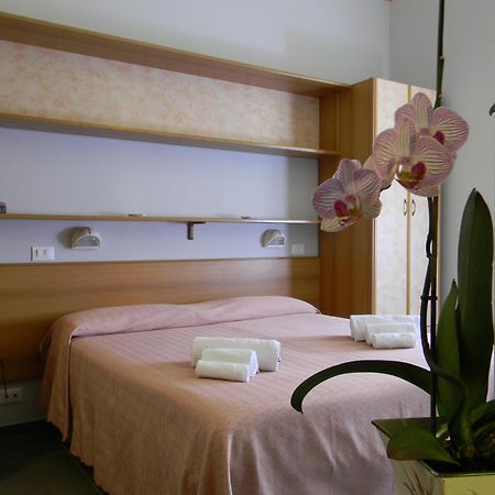 Hotel Parma Mare Marina di Massa Habitación foto