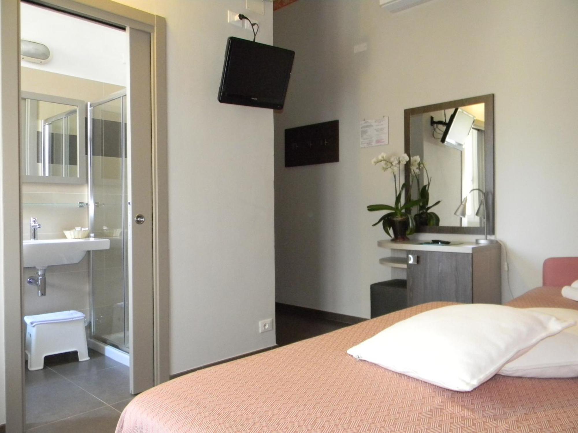 Hotel Parma Mare Marina di Massa Habitación foto