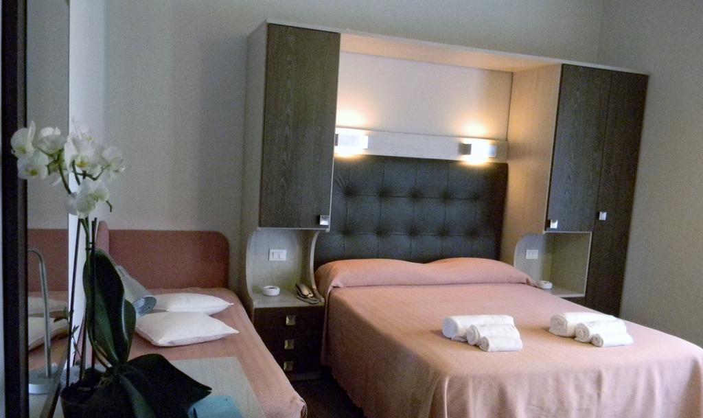 Hotel Parma Mare Marina di Massa Habitación foto