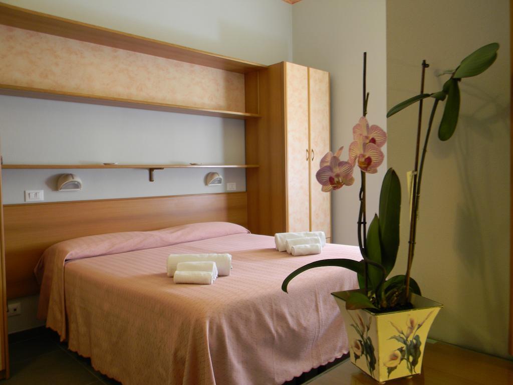 Hotel Parma Mare Marina di Massa Habitación foto