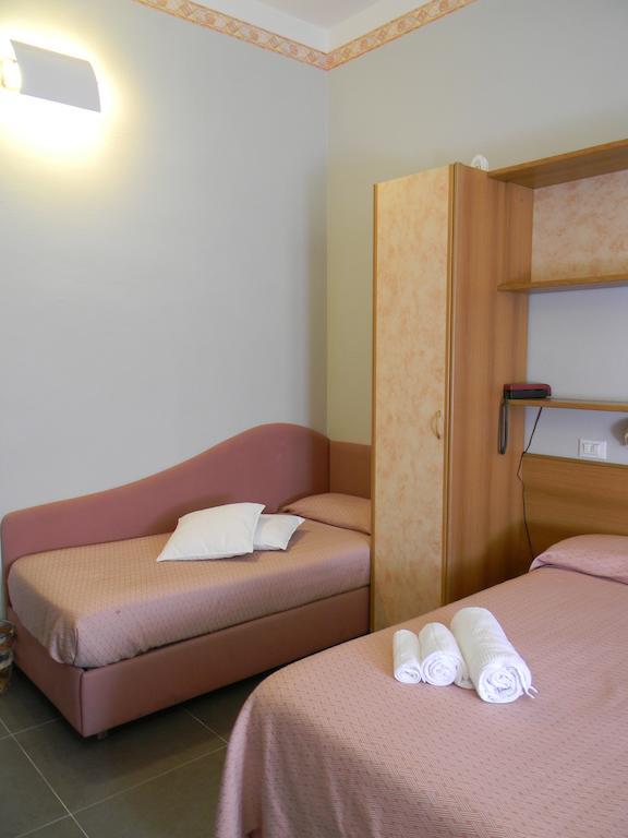Hotel Parma Mare Marina di Massa Habitación foto